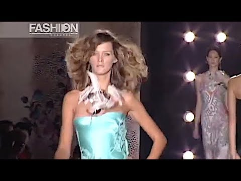 ROBERTO CAVALLI Spring 2002 Milan – Fashion Channel