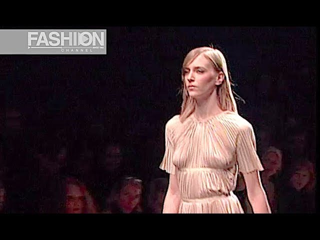 PRADA Fall 2002 2003 Milan – Fashion Channel
